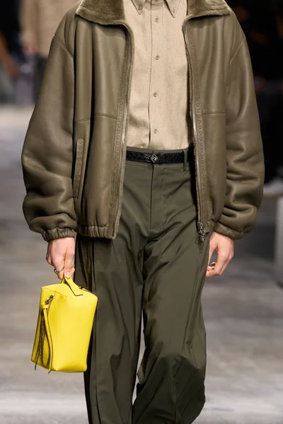 Look 45